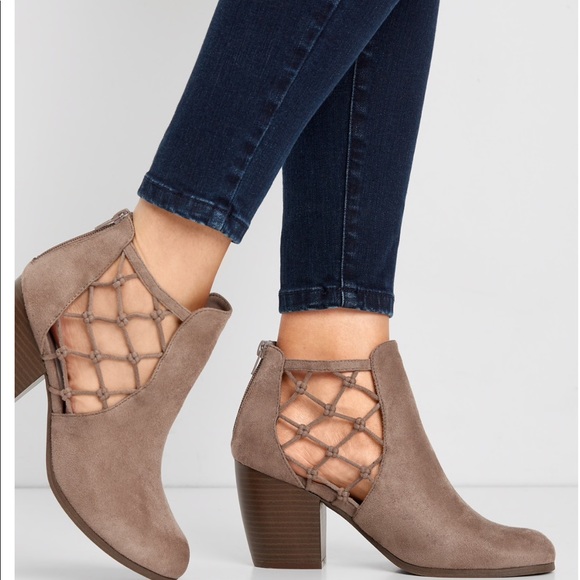 Maurices Shoes - Taupe ankle booties size 9